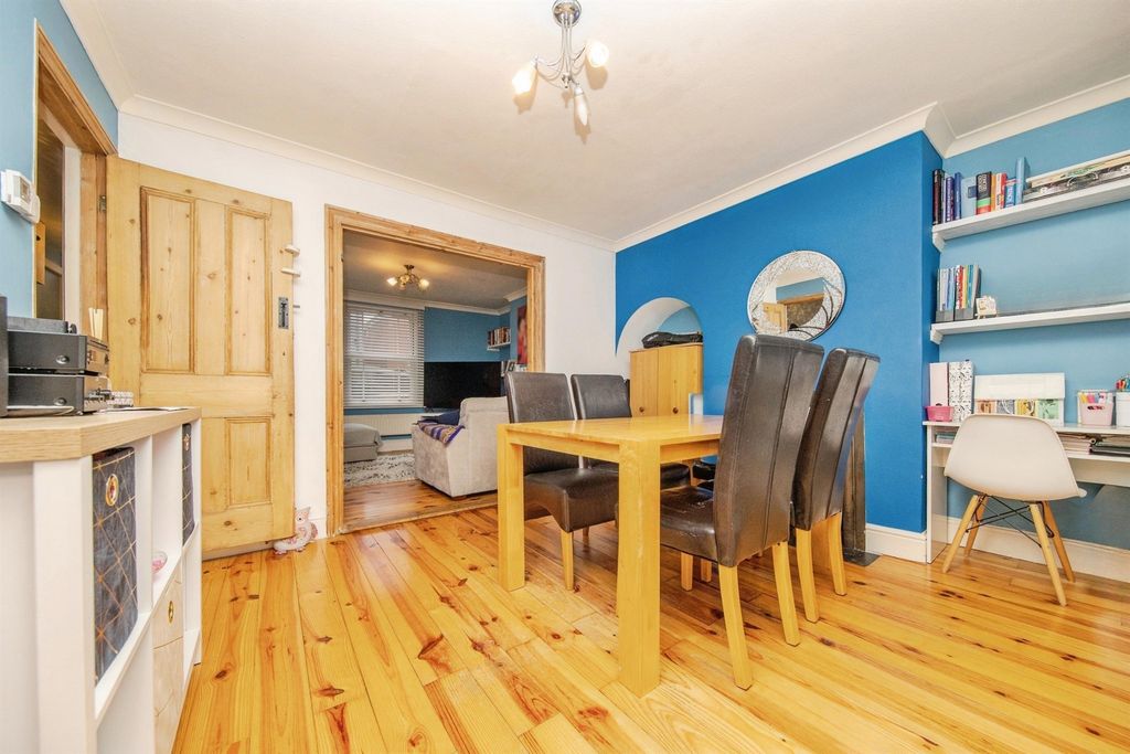 Property photo 3 of 18