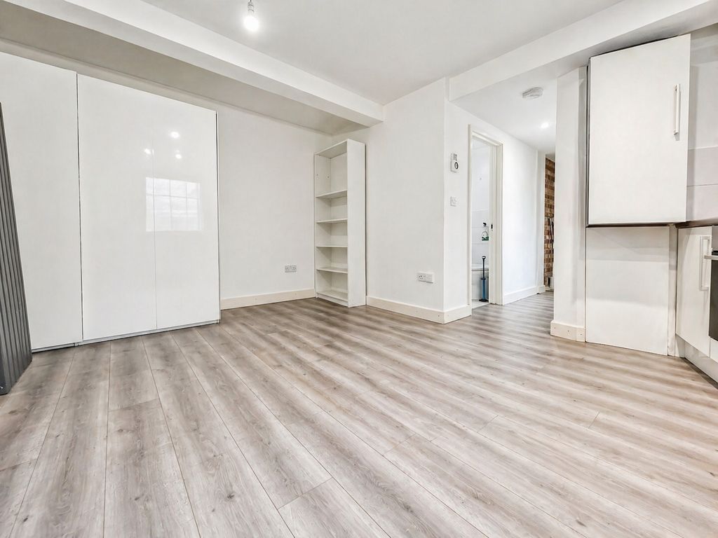 Property photo 3 of 4