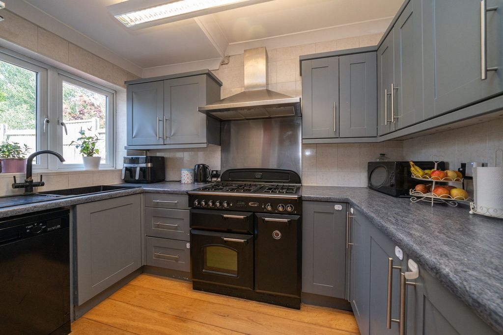 Property photo 2 of 20 Kitchen