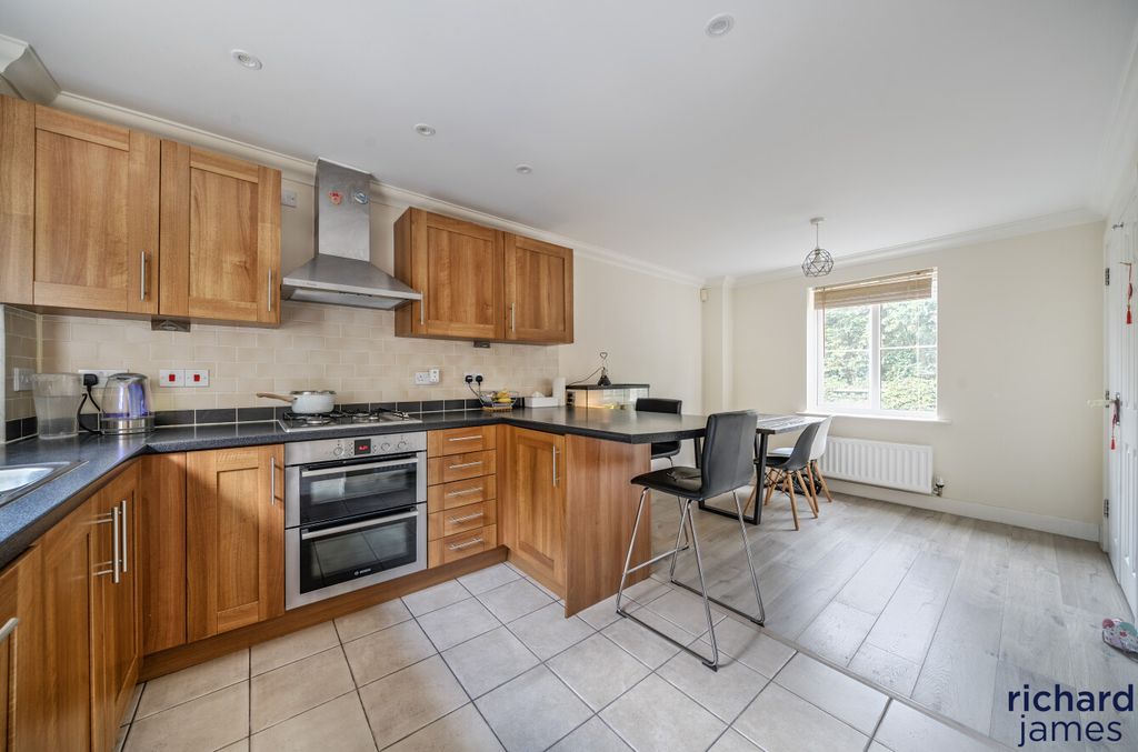 Property photo 3 of 19 77136Be64109483A92F79c7d10c55896