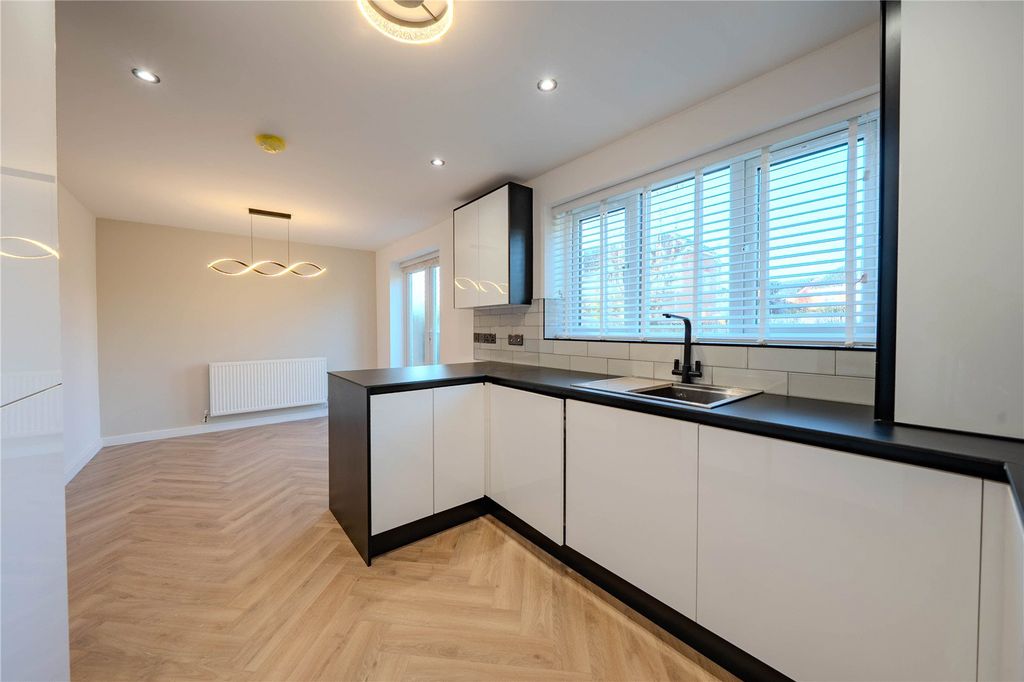 Property photo 2 of 19 Picture 2