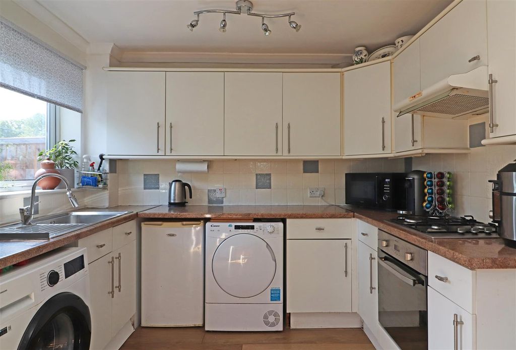 Property photo 3 of 20