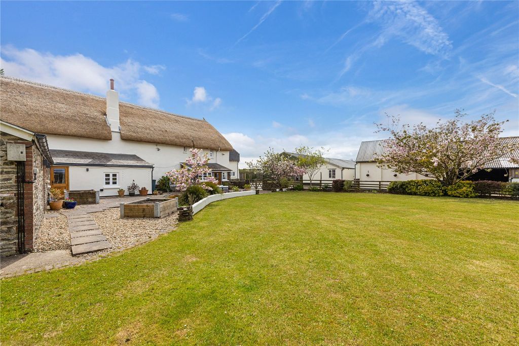 Property photo 3 of 40 Farmhouse Garden