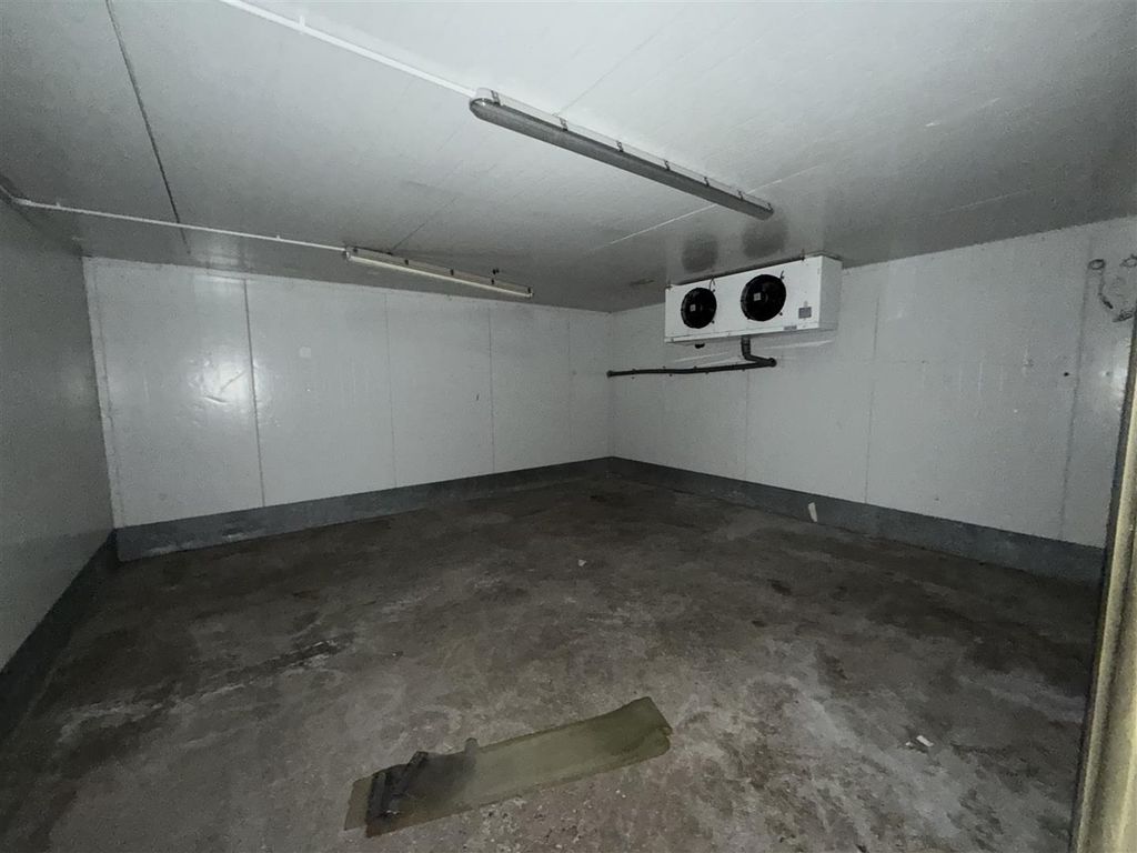 Property photo 3 of 4