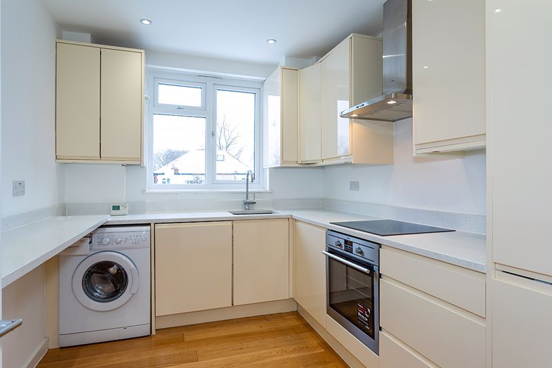 Property photo 3 of 7 Kitchen