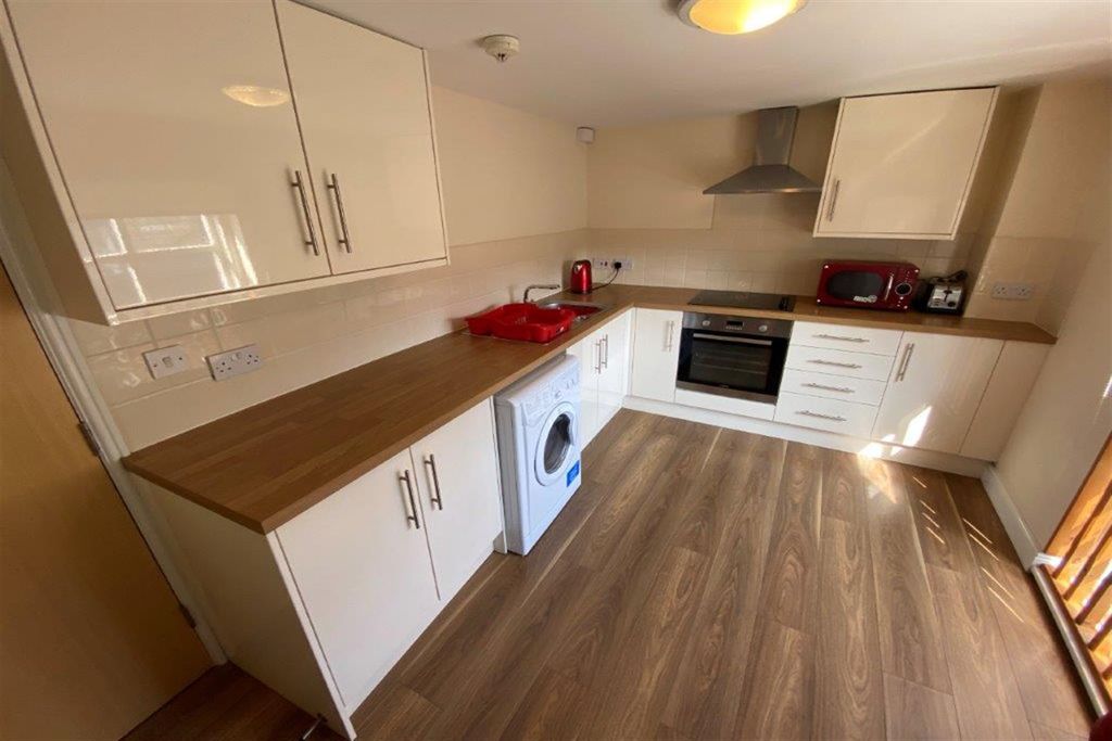 Property photo 2 of 12 (Main)