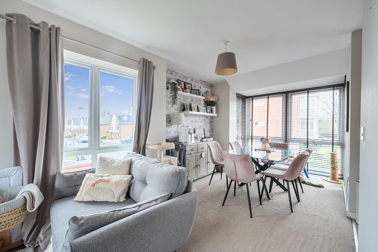 Property photo 2 of 18