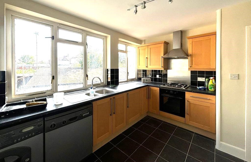 Property photo 2 of 10 Picture No. 25