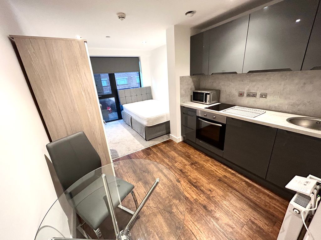 Property photo 2 of 7 Kitchen