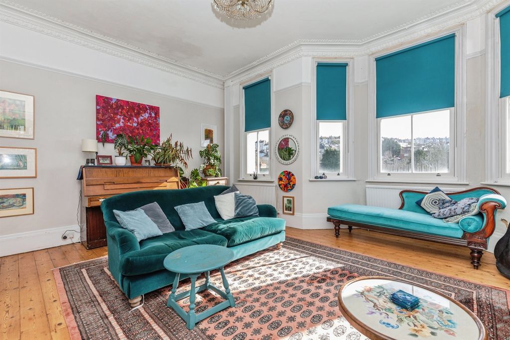 Property photo 2 of 26