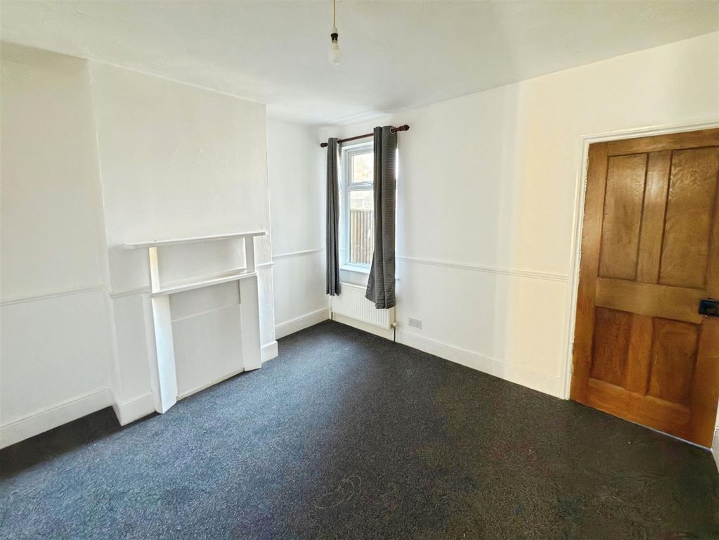 Property photo 3 of 9 Avondale Road (6).Jpg