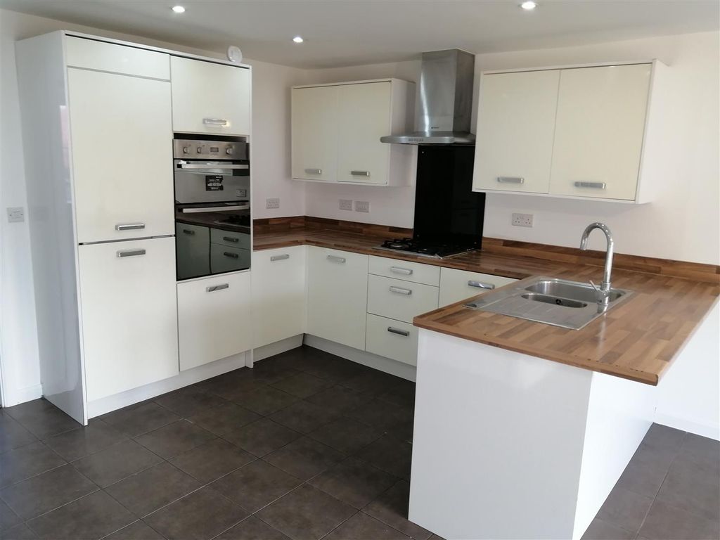 Property photo 2 of 13 Img_20251130_133911.Jpg