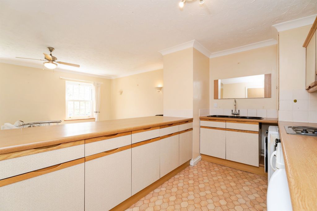 Property photo 2 of 17