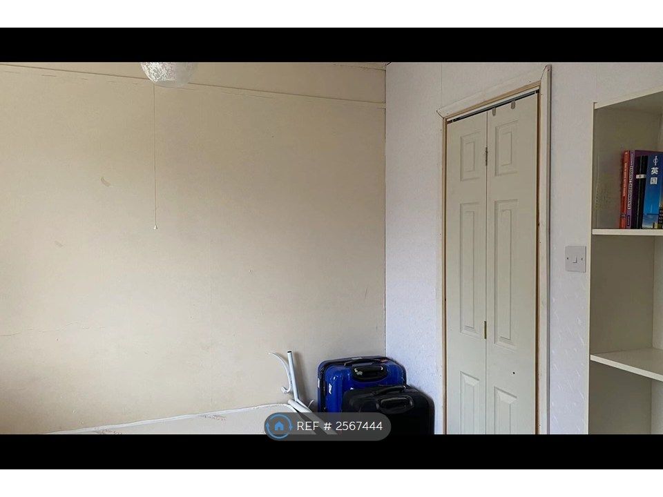 Property photo 2 of 6 R3