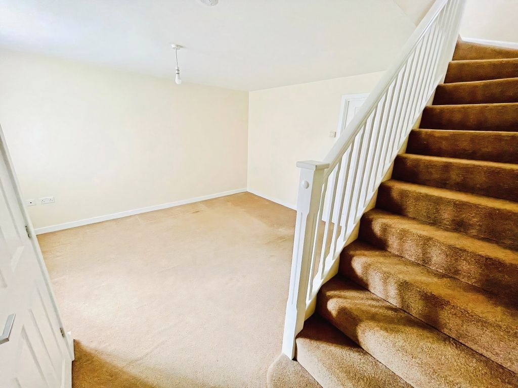 Property photo 3 of 9 Lounge