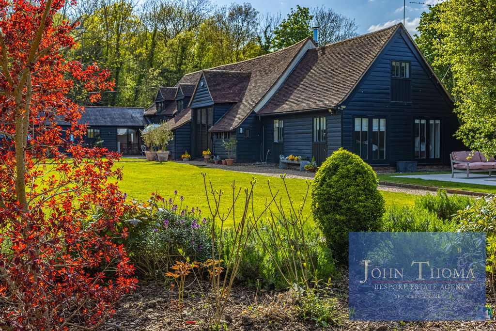Additional image 4 of 6 bed property to rentMarshalls Barn, Woodside, Epping CM16