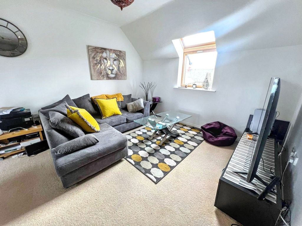 Property photo 3 of 14