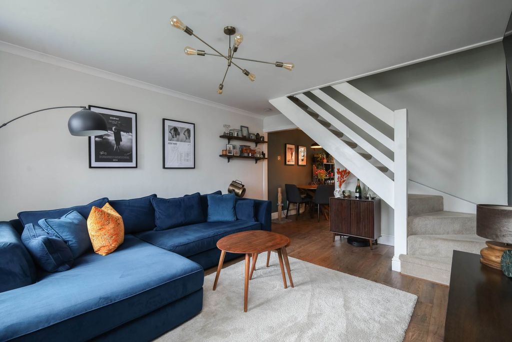 Property photo 3 of 16