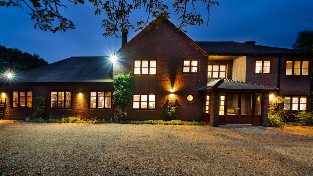 Property photo 2 of 38