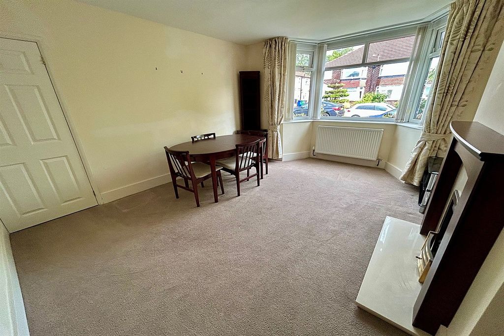 Property photo 3 of 20 Dining Room