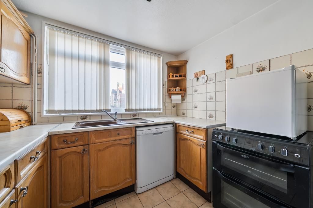 Property photo 2 of 25 Kitchen