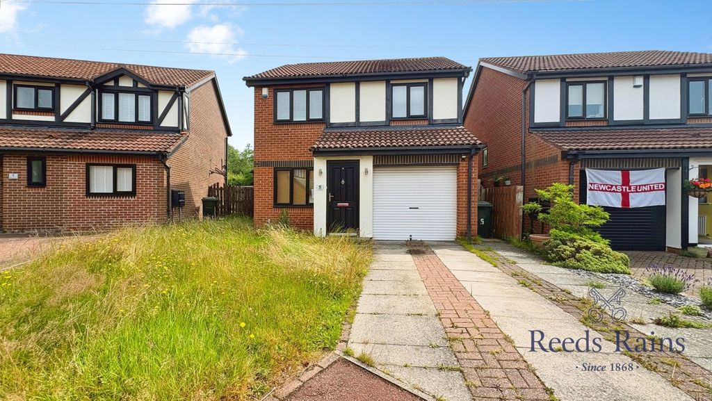 Property photo 1 of 11 Pbox-Img.Jpg