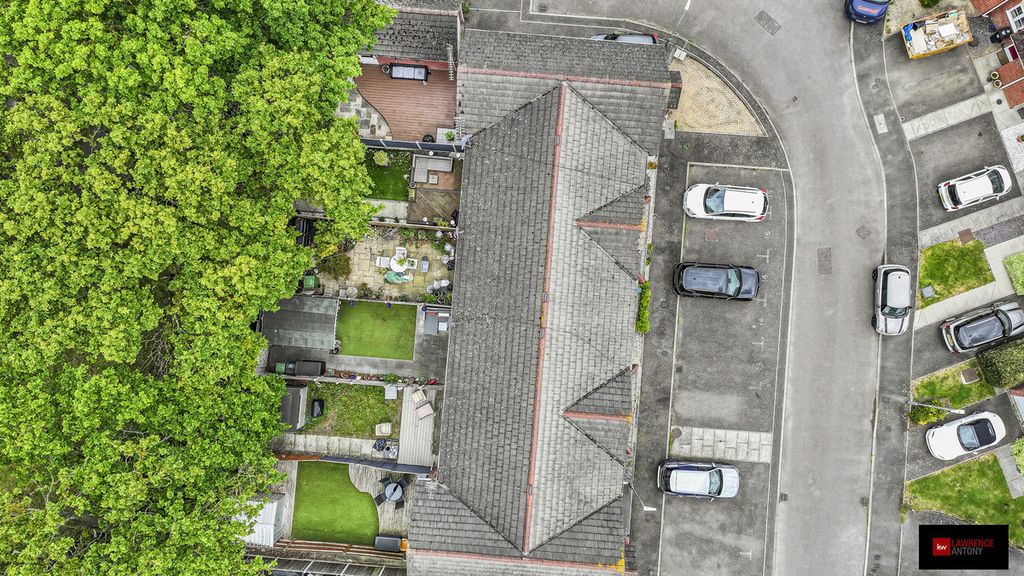 Property photo 2 of 24