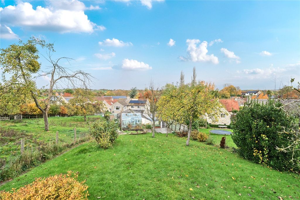 Property photo 2 of 28 Picture No. 43