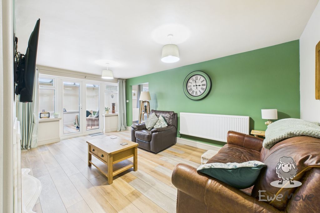 Property photo 3 of 15 Ewemove - Sutton Park Drive - 3