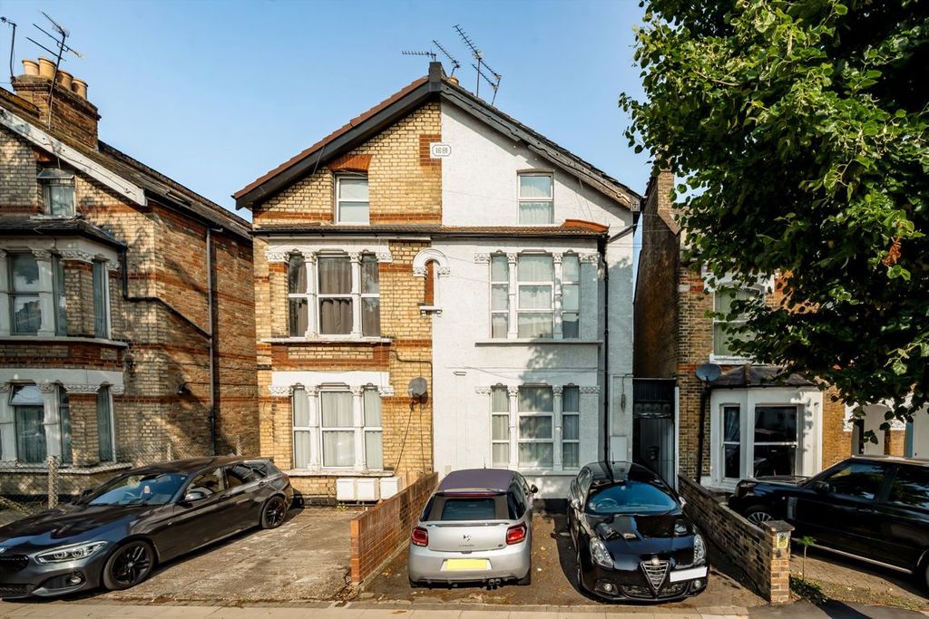 Property photo 1 of 8