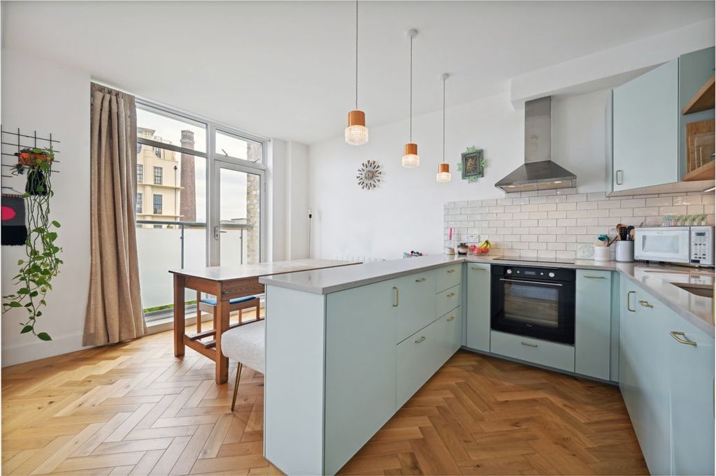 Property photo 3 of 8