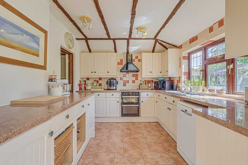 Property photo 3 of 40