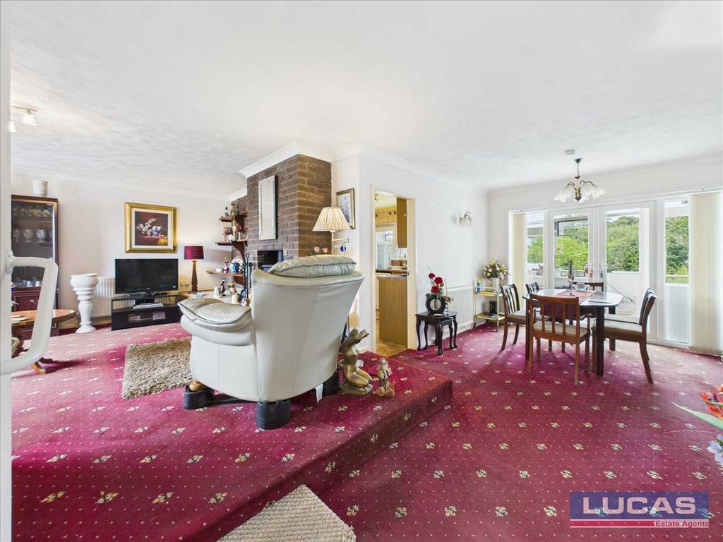 Property photo 2 of 26