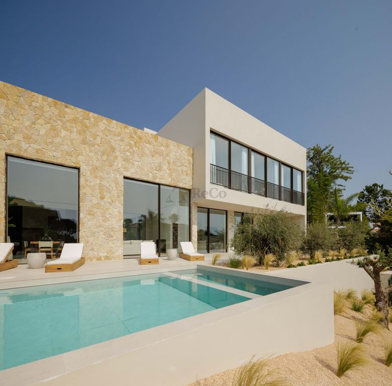 Property photo 1 of 30