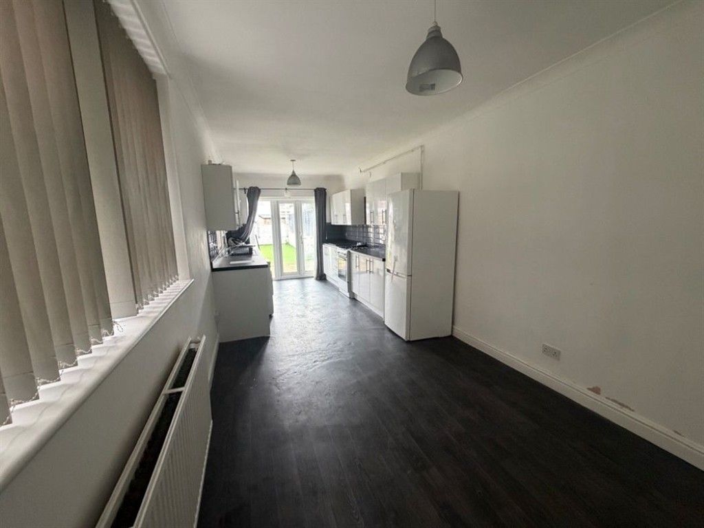 Property photo 3 of 9 Dining Area