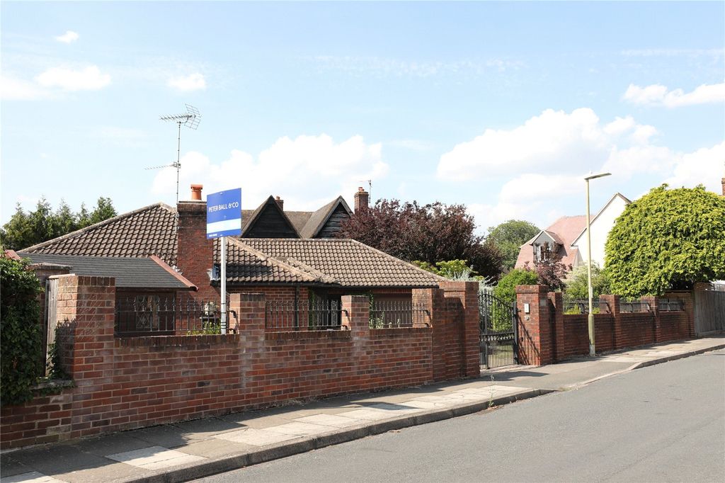 Property photo 2 of 25 Picture No. 29