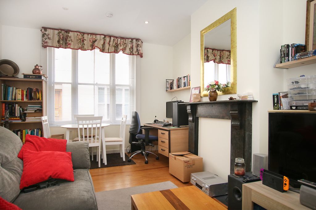 Property photo 3 of 8 Photo 2