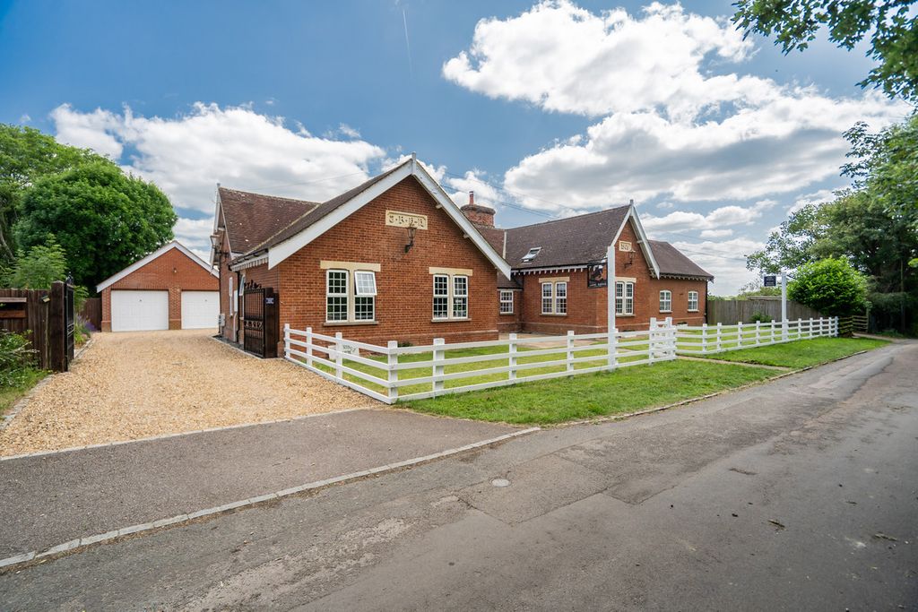 Property photo 2 of 50