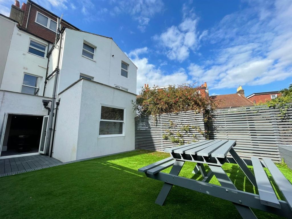 Property photo 1 of 11 4629870