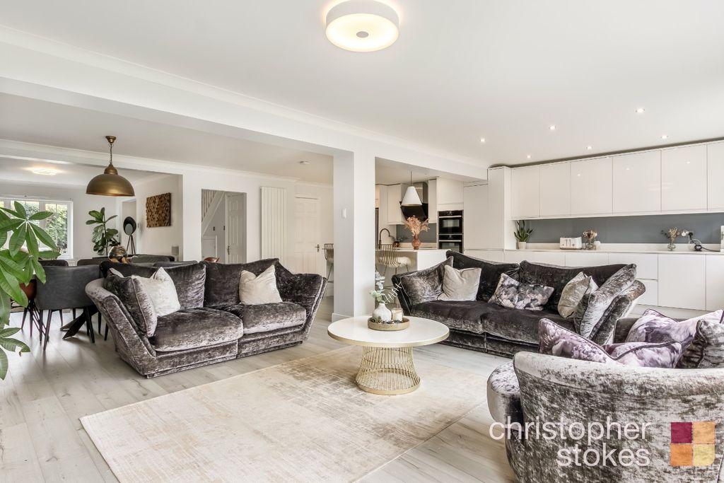 Property photo 3 of 26 4489835