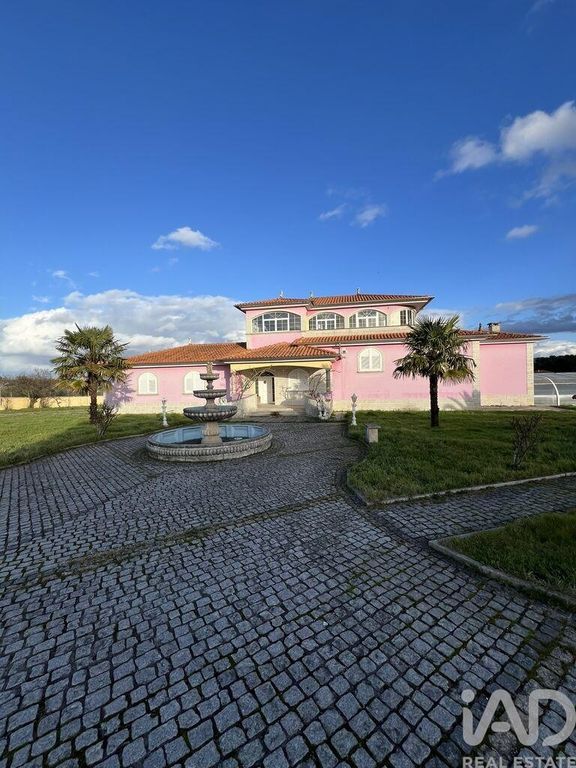 Property photo 1 of 38