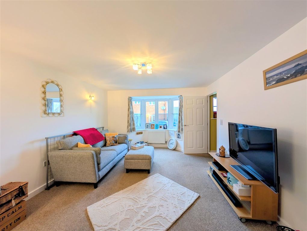 Property photo 2 of 20