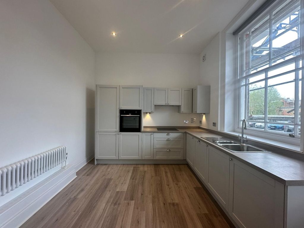 Property photo 2 of 15 Image