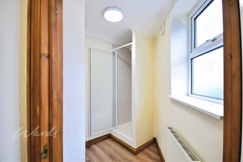 Property photo 3 of 7 32F701Cb-4