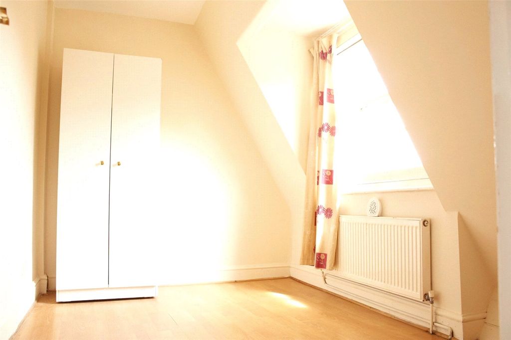 Property photo 3 of 5 Picture No. 05