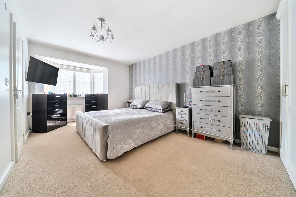 Property photo 3 of 21 Bedroom