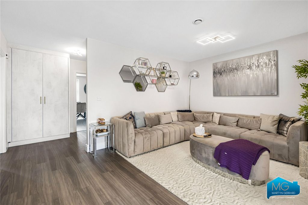 Property photo 3 of 20 Picture No. 33