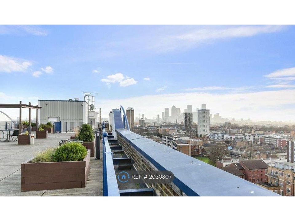 Property photo 2 of 11 View Of Canary Wharf