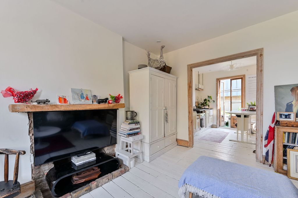 Property photo 3 of 12