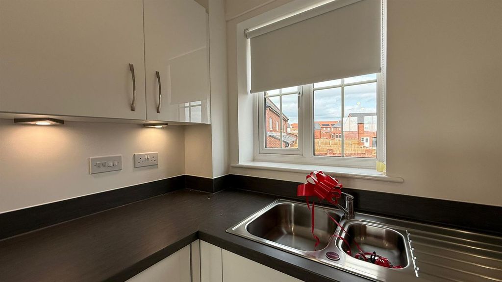 Property photo 2 of 12 3c495Ace-F8B9-4Aae-Bdea-8E303ee12831.Jpg